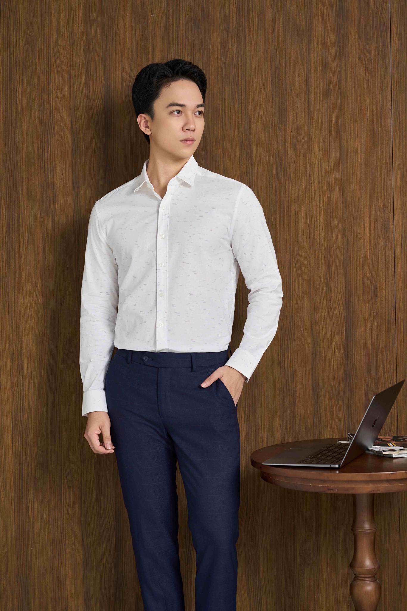 Ảnh của Áo sơ mi dài tay cao cấp Starry Dye Dugarco - 238SMB22082 (ĐH T-17)